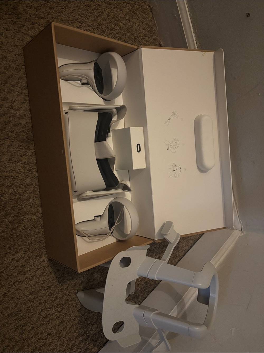 Quest 2 White VR Headset with Controllers and Stand